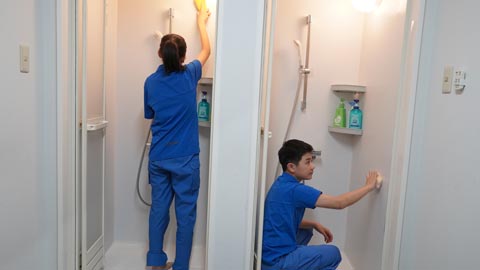 シャワールーム清掃