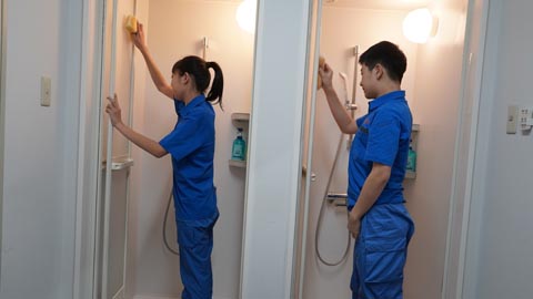 シャワールーム清掃