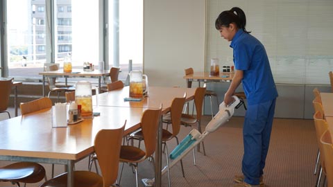 食堂の清掃