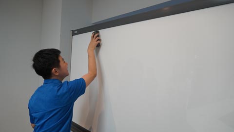 ホワイトボードの清掃