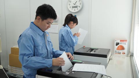 シュレッダー作業