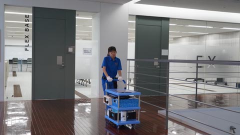 移動は台車で！